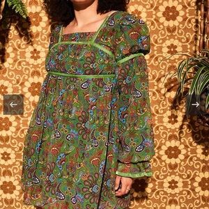 The Hippie Shake Green Babydoll Dress with Bishop Sleeves and Square Neck